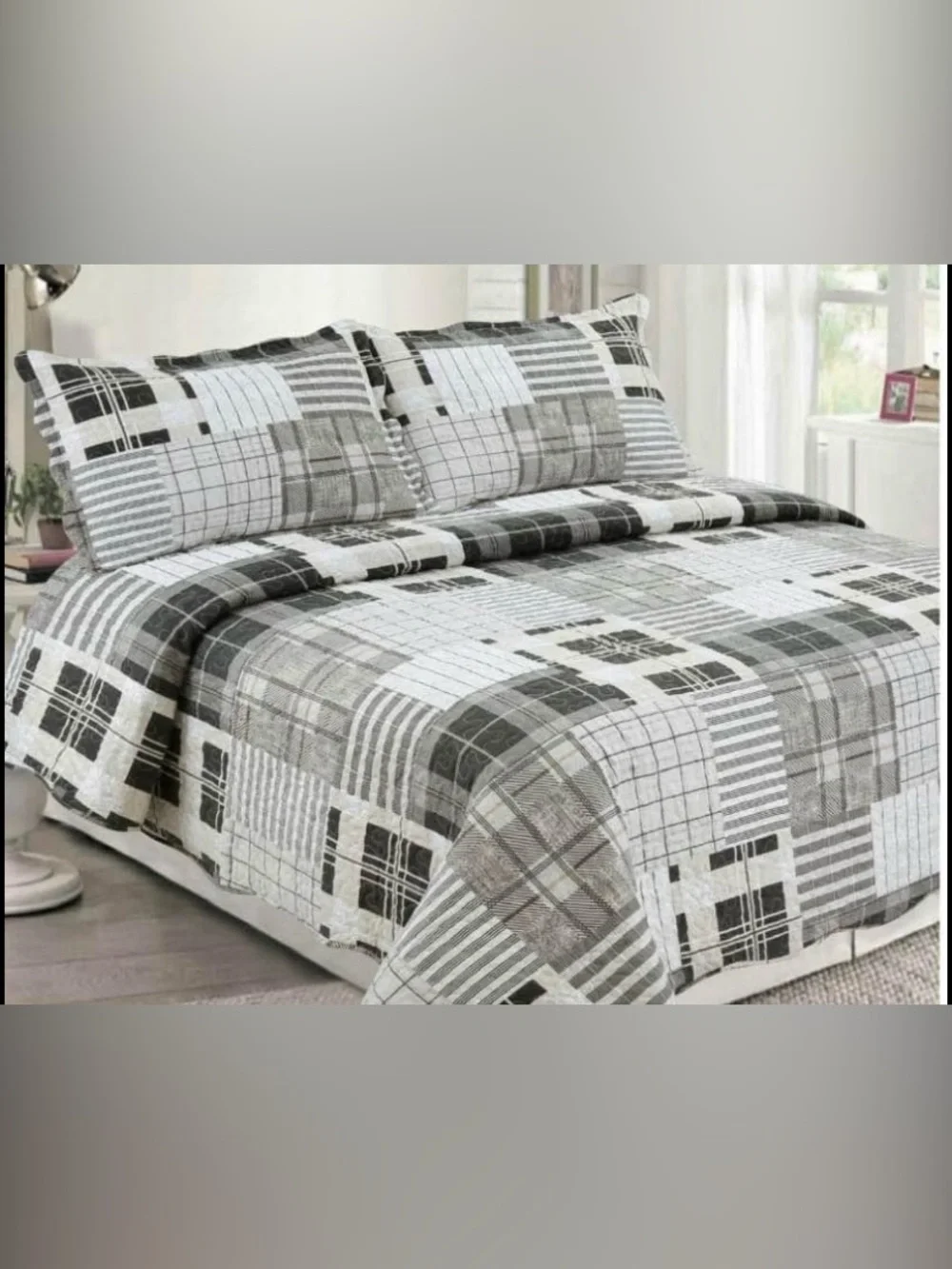 King 3 piece black/grey/white quilt set